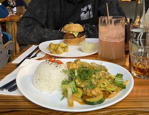 Burger and Asian Wok with „Duck" at Clear Head - Lehka Hlava in Prague