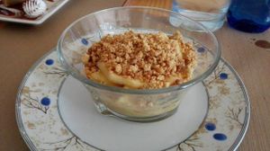 Apple crumble at Paradis Obrador Ecologic Vega in Granollers