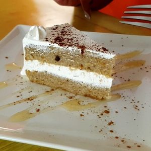 Los mejores pasteles q he probado en mi vida... y encima veganos!!! at Paradis Obrador Ecologic Vega in Granollers