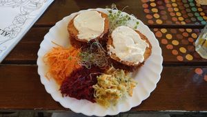 Wegańskie placki ziemniaczane po cygańsku. Pyszne! at Bar Alternatywa in Hel