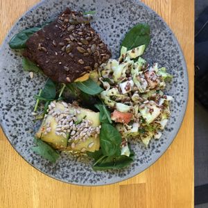 2 tapas with salad at 42°Raw in Frederiksberg