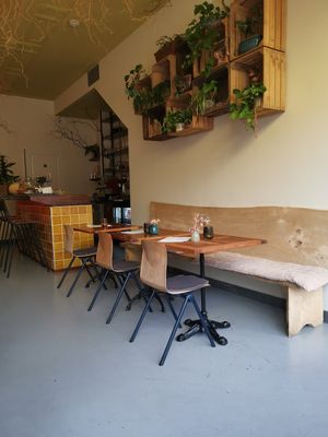 Indoor seating and bar at De Herbivoor in Groningen