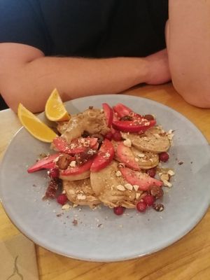 Dikke kleine pannekoeken at De Herbivoor in Groningen