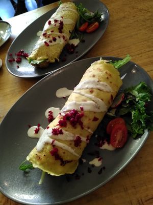 Yummie Wraps with seitan... at De Herbivoor in Groningen