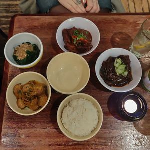 Small portion of different Asian style foods to share at The Hug and Pint in Glasgow