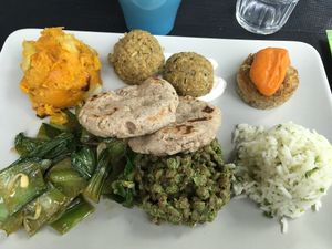 Lunch with fresh made gluten free pita at BistroBio in Milan