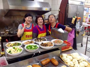 Fabulous staff at Qingqi Sushi Dionxinbu! at Qīng Qí SùShí in Tainan