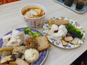 Only 270 for all this  at Qīng Qí SùShí in Tainan