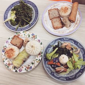 All dat and dim sum  at Qīng Qí SùShí in Tainan