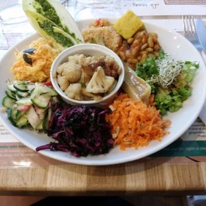 Alkalizing plate / Assiette alcaline at PH7 Equilibre - Peletier in Paris