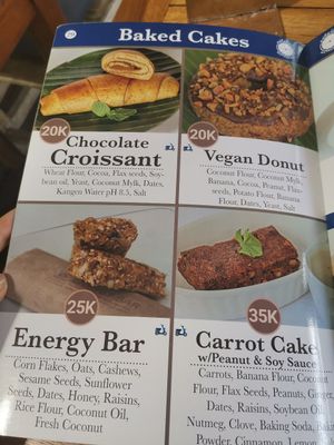 Baked cakes at Alkaline Restaurant in Canggu