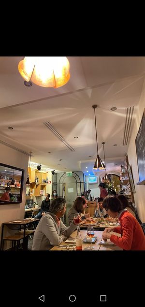 Lovely decor at In Bocca Al Lupo in Lisbon