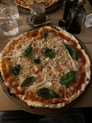 Vegan pizza with added onions and garlic   at In Bocca Al Lupo in Lisbon