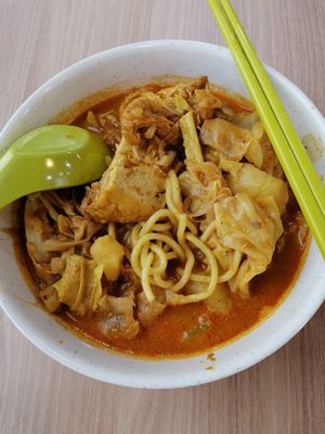 Vegetarian curry noodles at New Realm 素林 in Central Singapore