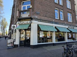 On the corner at Marqt - Bilderdijkstraat in Amsterdam