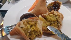 Samosas at The Mantraa in Barcelona