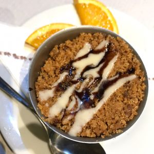 Apple Crumble at The Mantraa in Barcelona