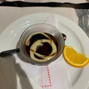 Mousse de chocolate at The Mantraa in Barcelona