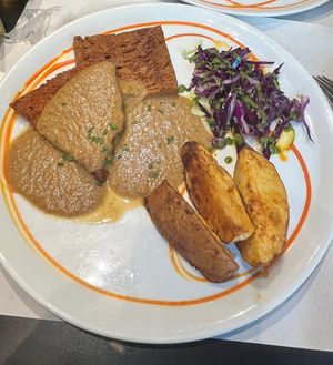 Seitan con salsa de setas  at The Mantraa in Barcelona