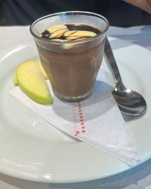 Mousse de chocolate  at The Mantraa in Barcelona