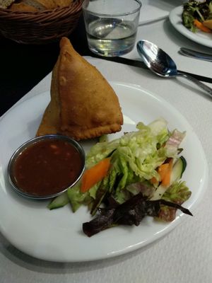Samosa starter at The Mantraa in Barcelona