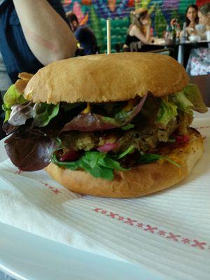 Seitan Burger at The Mantraa in Barcelona