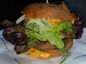 Veggie burger at The Mantraa in Barcelona