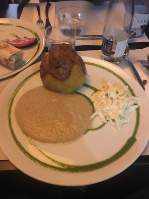 Potatoe with eggplant sauce / Patata con salsa de berebgena at The Mantraa in Barcelona