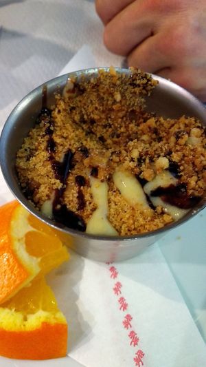 Apple crumble at The Mantraa in Barcelona