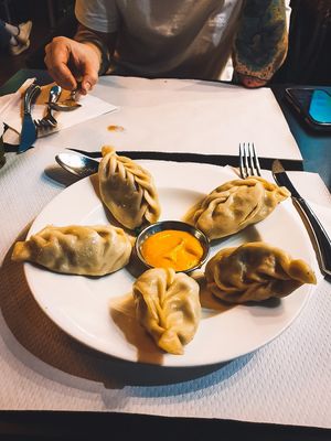 Momo dumplings at The Mantraa in Barcelona