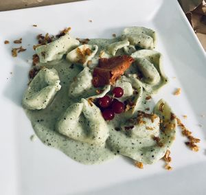 Tortellini relleno con carbonara vegana 😋👌 at Crock and cock in Bilbao