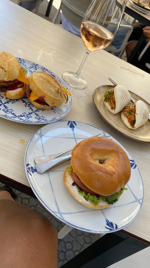 Bao buns, mini vegan hamburgers, vegan tofu bagel    at Crock and cock in Bilbao