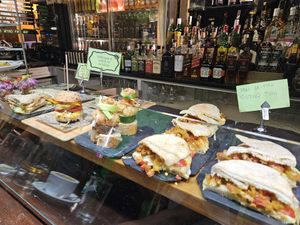 Gran variedad de pintxos veganos at Crock and cock in Bilbao