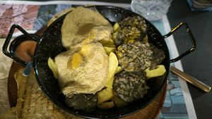 Sarteneko tradicional con morcilla at Crock and cock in Bilbao