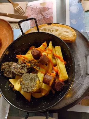Sartenada chorizo y morcilla at Crock and cock in Bilbao