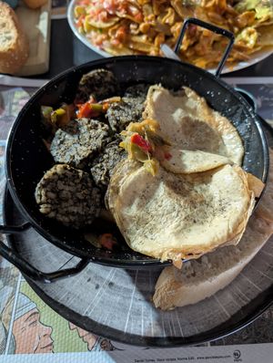 potatoes with vegan egg and morcilla at Crock and cock in Bilbao