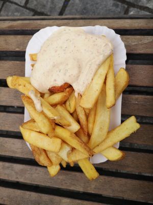 Pommes mit veganer Agaven Chimicchurri Mayo at FritzMitte in Jena