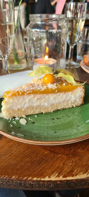 Kokos Cheesecake at 7Stern in Vienna