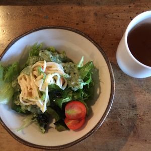 Complimentary salad and tea at Veggie Syokudo Funadeya in Fukuoka