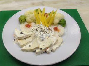 Tofu com molho de pimenta verde at Mac Jetes in Bordeira