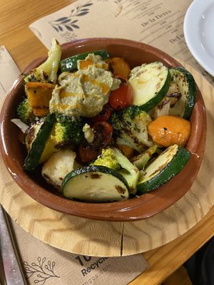 Grilled veggies with avocado “aioli” - 6 euros  at Casa Alongos in Melide