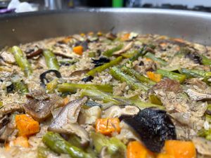 arroz con shiitake, espárrago verde y zanahoria at Casa Alongos in Melide