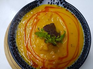 crema de calabaza con jenjibbre y menta  at Casa Alongos in Melide