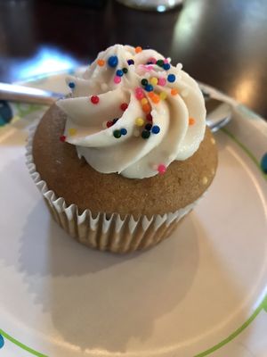 Cupcake at Viva Vegeria in San Antonio