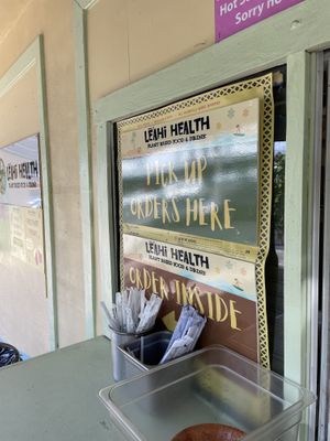 outside pickup window  at Leahi Health - Kaimuki in Honolulu