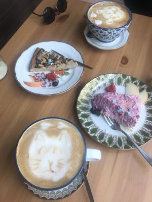 Blaubeercreme + Banane/Walnuss  at Cafe Herzstück in Goerlitz