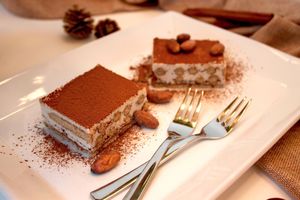 RAW VEGAN TIRAMISU! Possibly the best worldwide :) at Superfran's Feinkost-Manufaktur in Berlin