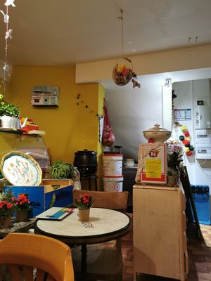 The counter at Oum Falafel in Lille