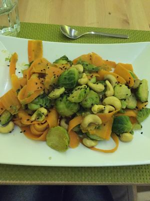 Choix de Bruxelles et noix de cajou at Biofresh in Mulhouse