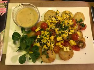 Patates, tofu et tomates avec sa sauce  at Biofresh in Mulhouse
